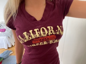 T-shirt  - Säljer denna jättesnygga t-shirt då den inte kommer till användning