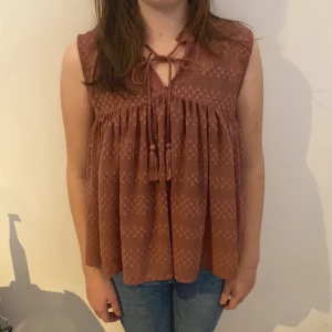 Only Blus - Nyskick, blus köp från zalando men är ifrån märket Only i storlek Xs🤩💕Nypris:300kr