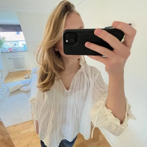 Blus - Vit blus från MQ