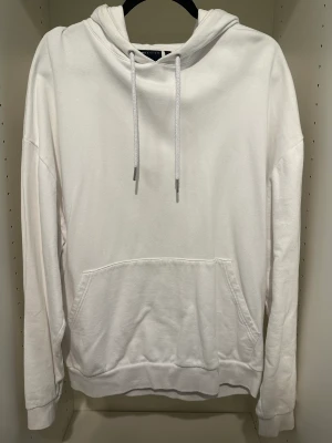 Asos hoodie  - Asos hoodie som inte har använt på länge inga fläckar väldigt ny. 