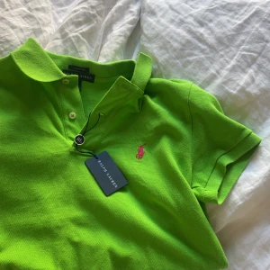 Tröja  - Säljer denna super fina tröjan.