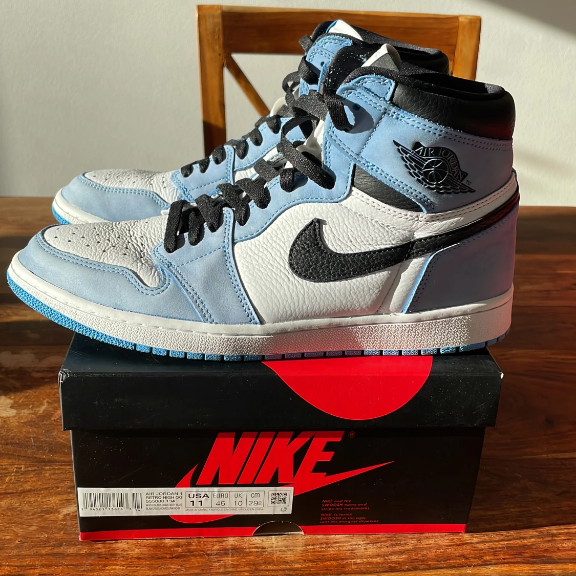 Air Jordan 1 University blue