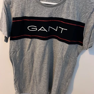 Gant t-shirt - T-shirt som använts lite under sommaren. Skick: 9/10. Storlek: S