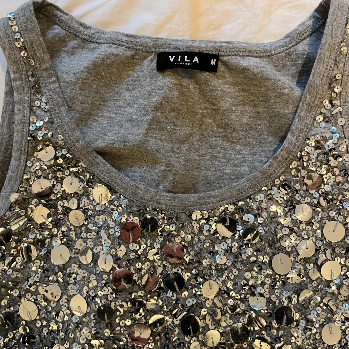 Glittrigt linne  - 90