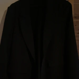 Svart blazer - Svart blazer från SHEIN använd ett fåtal gånger 
