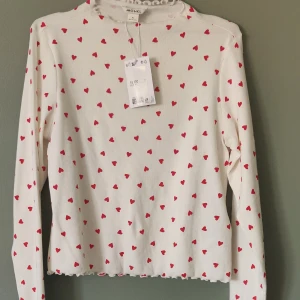 Långärmad tröja Monki - Helt oanvänd långärmad tröja från Monki, stl XL. 