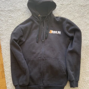 Jabb hoodie - skön passform och bra material,