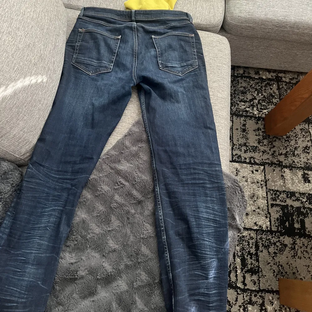 Ett par jätte fina jeans från dressman storlek M . Jeans & Byxor.