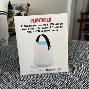 Högtalare med LED lampa helt ny - Ingår kabel och instruktioner 