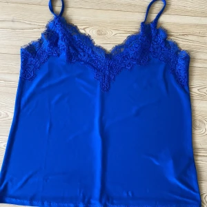 Linne - HELT NY. köpt på NEW yorker