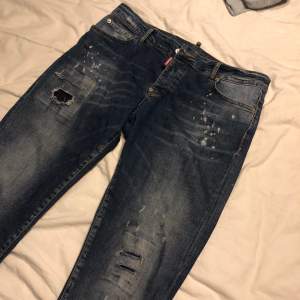 Ett par fina dsquared2 jeans andvänt ett par gånger 
