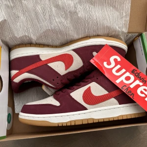 Nike Dunk skate like a girl 42.5 - Helt nyskick  Storlek us9 42.5 