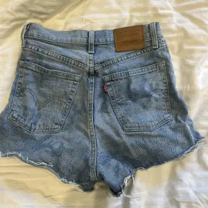 Jättefina jeansshorts från levis 💞 