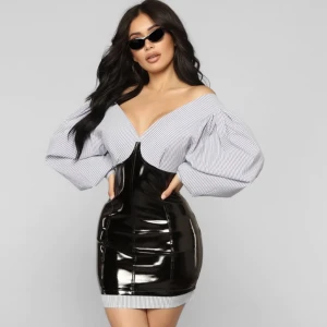 Fashion Nova klänning  - Jätte sassy klänning, street look. 