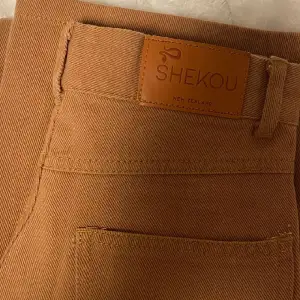 Petite Bruna Jeans från Shekou New Zealand, passar inte mig och originalpriset ligger mellan 300-400 kr men säljs mycket billigare 💸💕 Passa på om du har svårt med att hitta jeans i mindre storlek 
