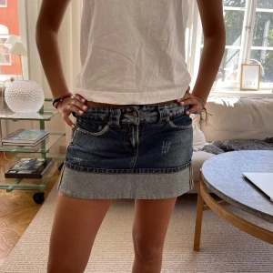 Låg midjad kjol  - Säljer denna super snygga låg midjade kjol 