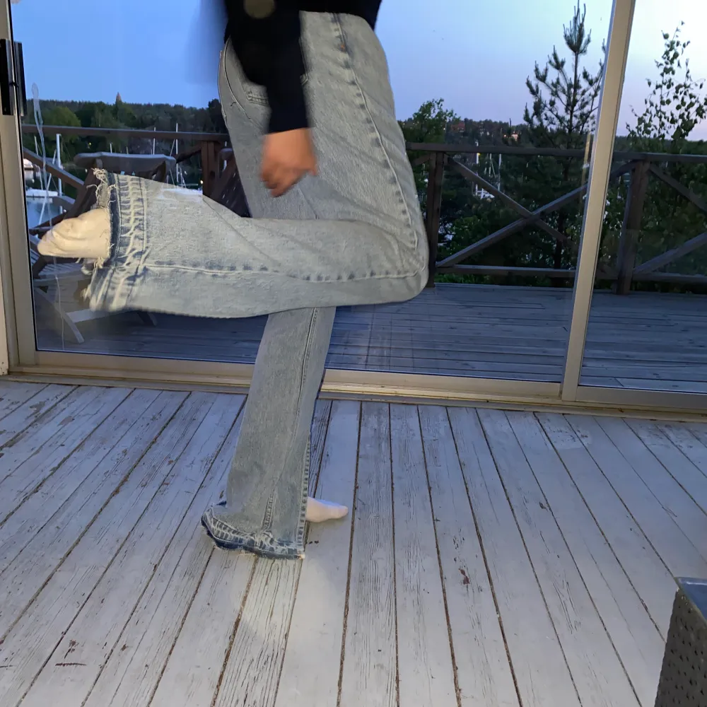 As Coola jenas som jag glömt att skicka tilbacka då de var lite för långa jag är ca 159 de har prislappen kvar och är mycket bra skick ❤️. Jeans & Byxor.