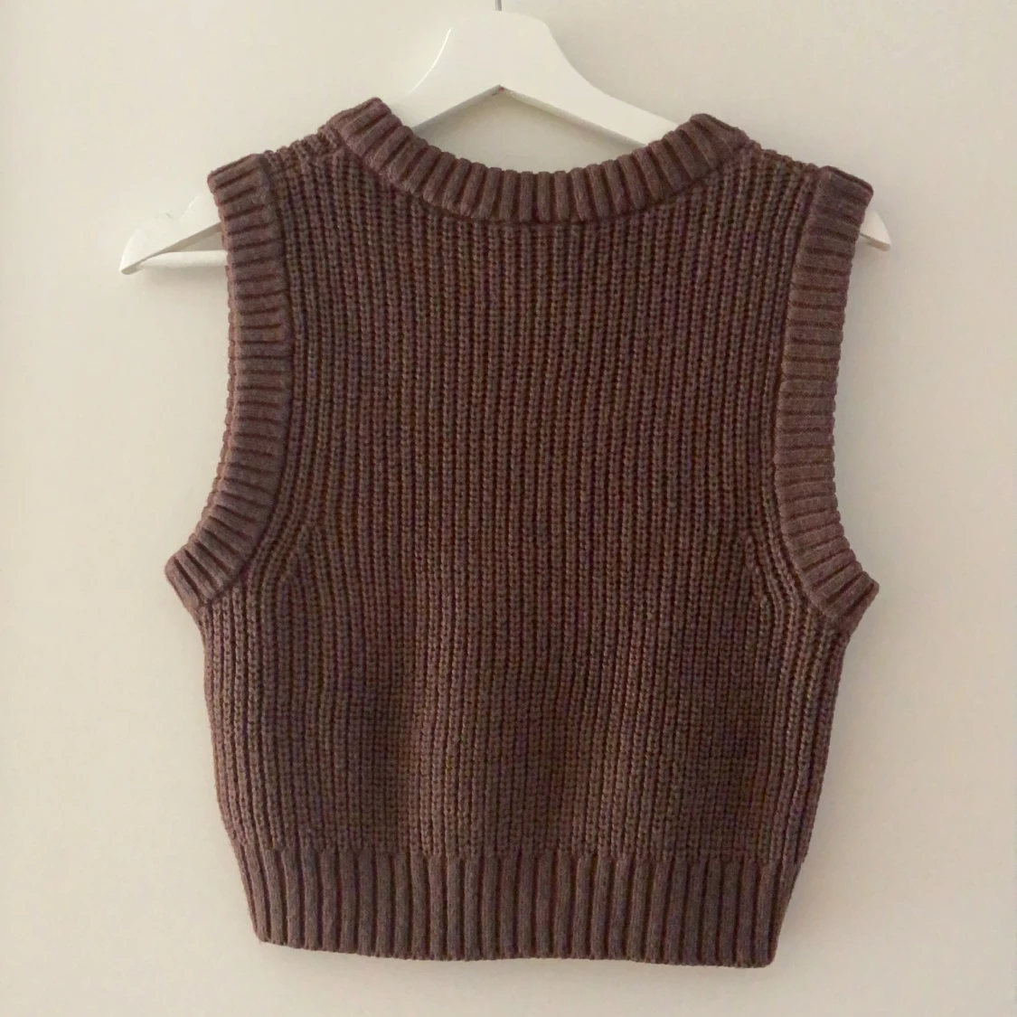 Croppad stickad vest - 91