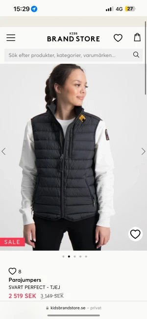 Parajumper väst - En äkta parajumper väst i bra skick, passar mig som vanligtvis har storlek s! Säljer då den inte kommer till användning . Köptes på kidsbrandstore, orginalpris 3149kr.