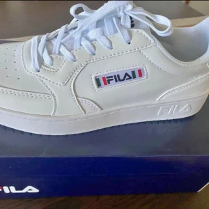 Fila skor 39 - Skor ifrån fila oanvända strl 39 . 