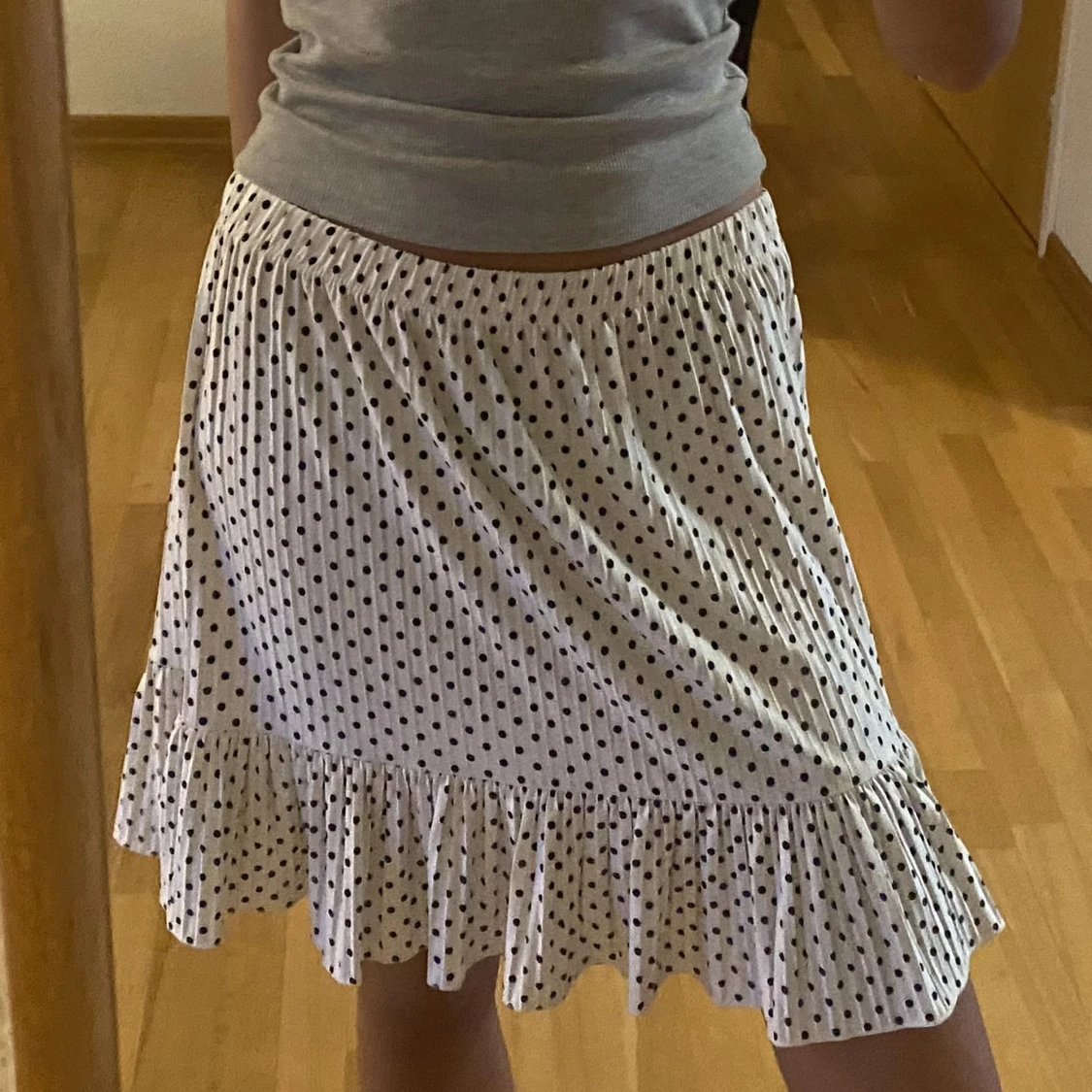 Prickig vit kjol - 90