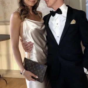 Balklänning  - Säljer min balklänning från samsoe samsoe, använd endast 1 gång! Sååå fin<3