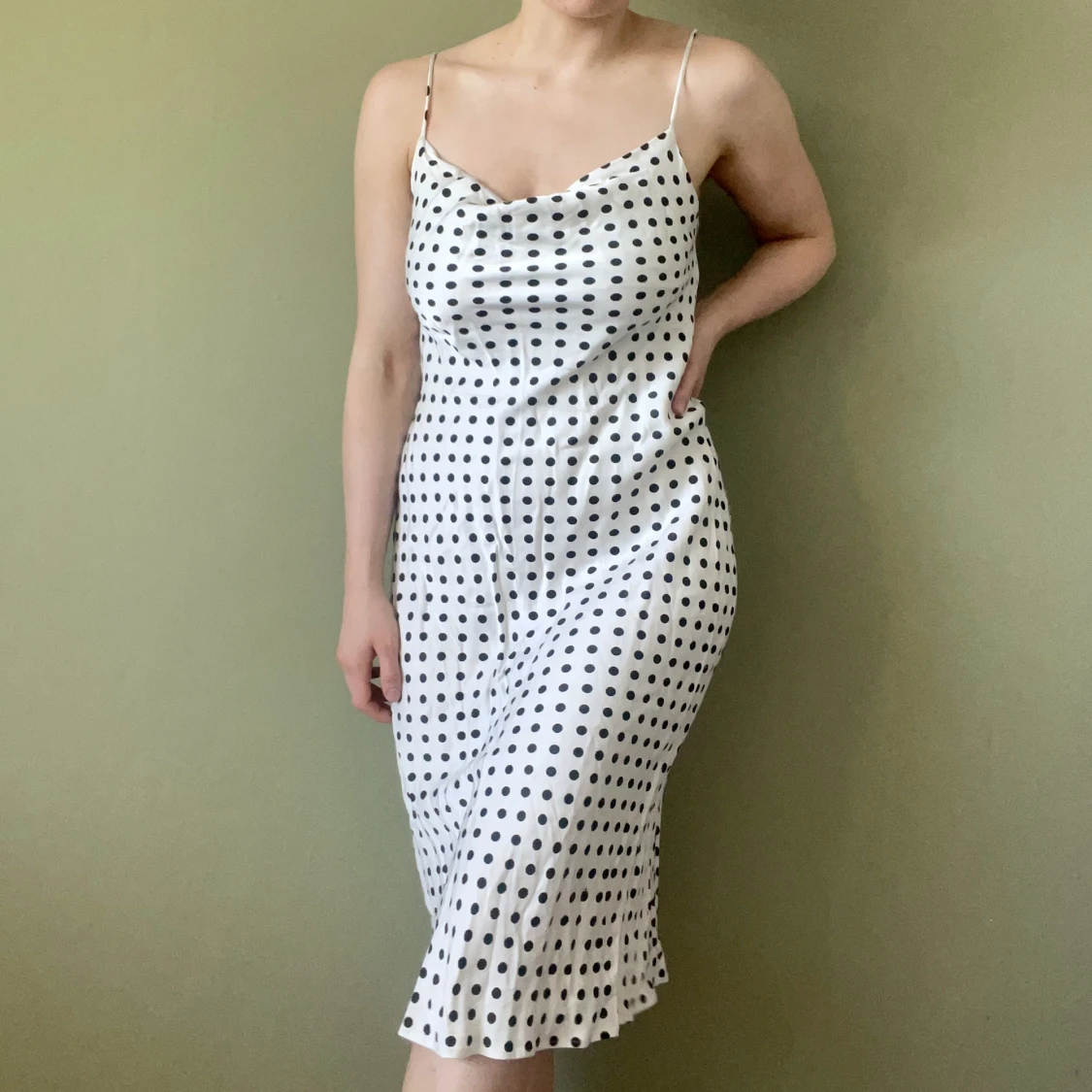 Prickig klänning 🤍🖤