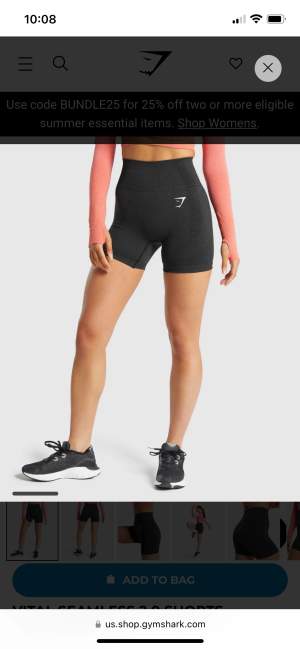 Gymshark Vital Seamless 2.0 shorts i färgen Black Marl. Storlek S. Mycket bra skick. Superfina men rensar mina träningskläder och får tyvärr inte användning av dom. 🤍  Ordinarie pris: 499
