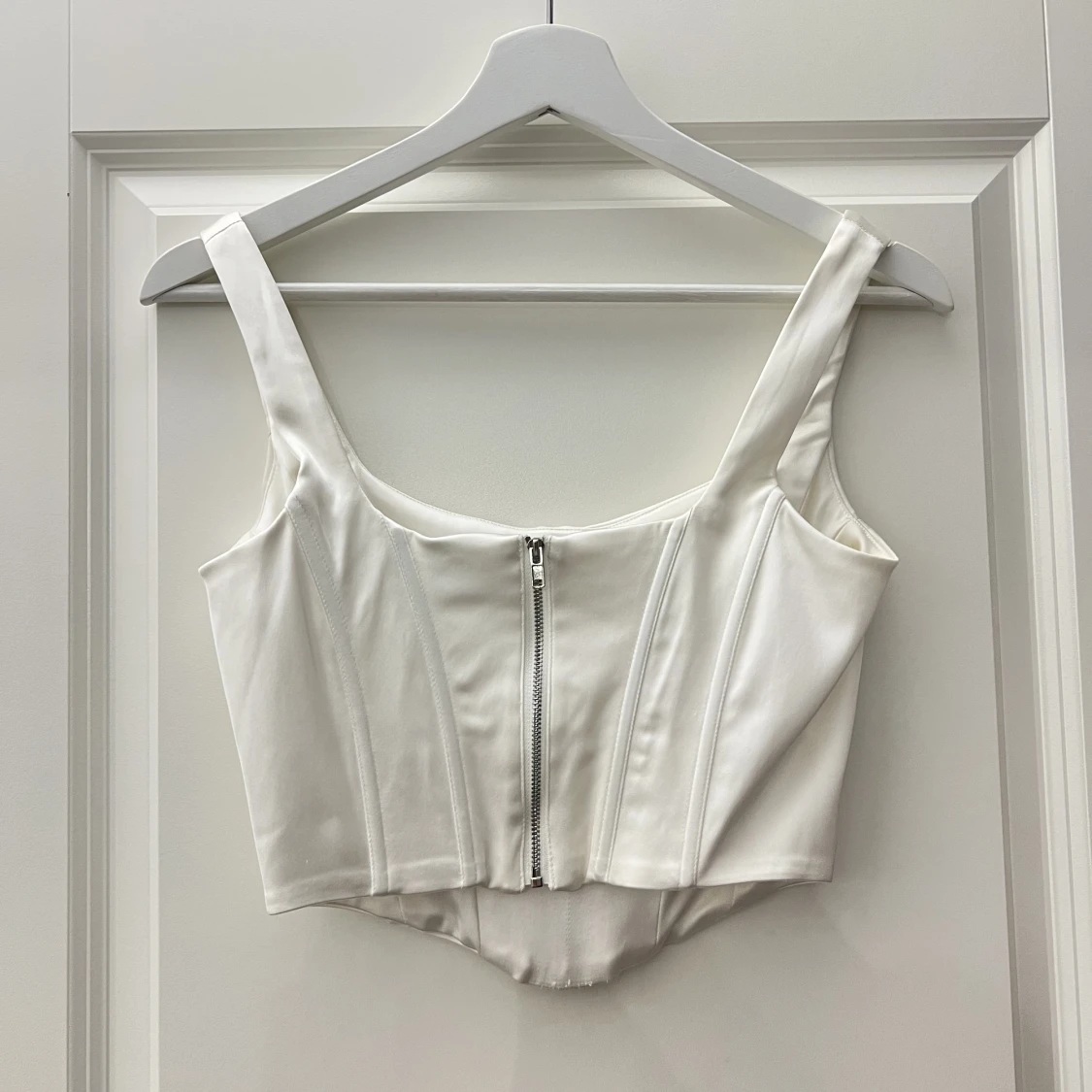 vit korsettop i satin - 91