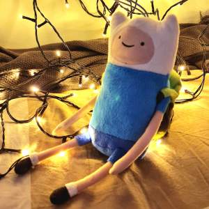 Finn från Adventure Time (Cartoon Network) original plushie! Köpt på konvent! Går att hänga upp, är supersöt ♡