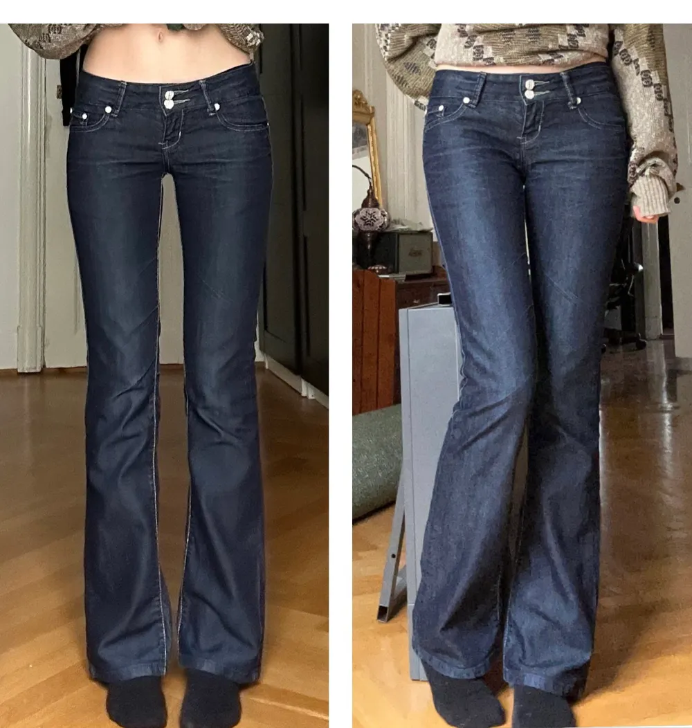 mörkblå lågmidjade jeans. midjemått: 74 cm och innerbenslängd: 81 cm. bra begagnat skick, inga defekter. . Jeans & Byxor.