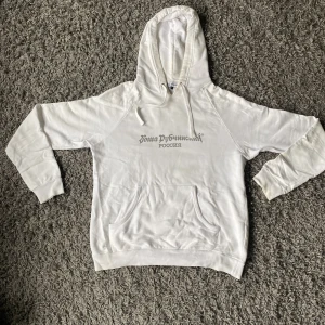 gosha rubchinskiy hoodie - Sällsynt hoodie från gosha rubchinskiy. Köpt för 1300kr Storlek S