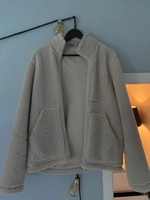 Höstjacka - Höstjacka från Arket Nypris 1500 Storlek S men kan passa M