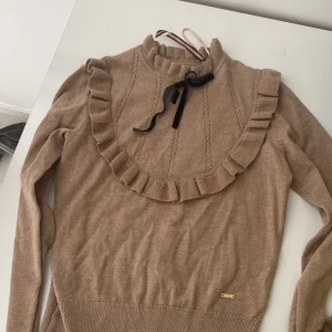 Tröja - Holly & White tröja från lindex. Aldrig använd. Skriv för fler frågor❤️❤️