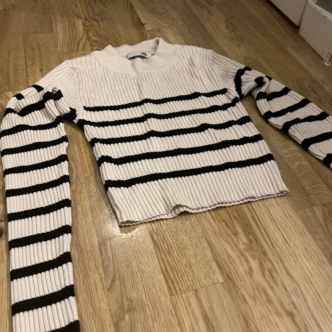 Lite kortare tröja  - 90