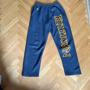 Vintage joggers - Riktigt fräna joggers från Russel Athletics 