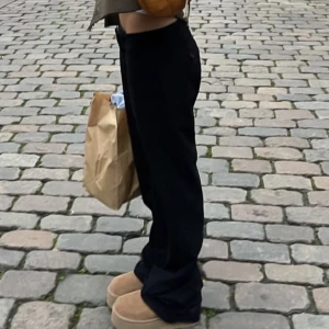 Kostym byxor  - Säljer mina kostym byxor från Alobha label som är aldrig andvända kontakta mig vid intresse och egna bilder  lånade bilder!