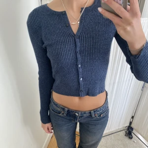 Kofta - Så snygg kofta från Lindex som tyvärr endast kommer till för lite användning! Nyskick🌸 Frakt tillkommer!