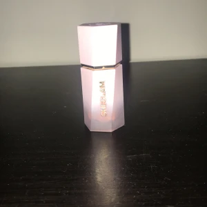 SHEGLAM BLUSH - säljer nu min Blush i färgen Hush Hush från SHEIN, använd 1 gång.