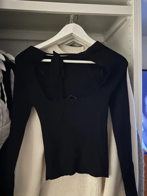 Zara tröja - Tröja från zara med öppen rygg🥰