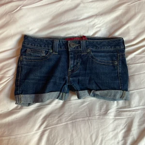 Lågmidjade shorts - Jätte söta lågmidjade shorts! Inga defekter😍