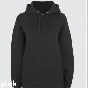 Svart hoodie - -
