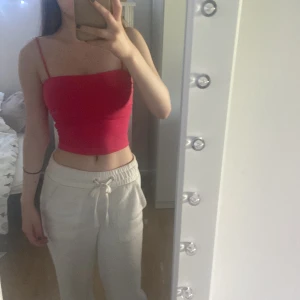 Rosa linne - Hot pink linne från Gina tricot i fint skick, använt ett fåtal gånger. Pris kan diskuteras 🫶