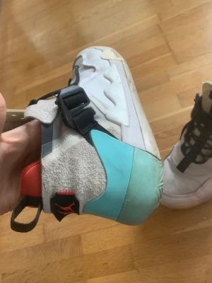 Jordan defy SP ”White island green” - Jordan defy basketskor. Storlek:43 Använde bara inomhus Nypris:2500 kr på kickscrew.com