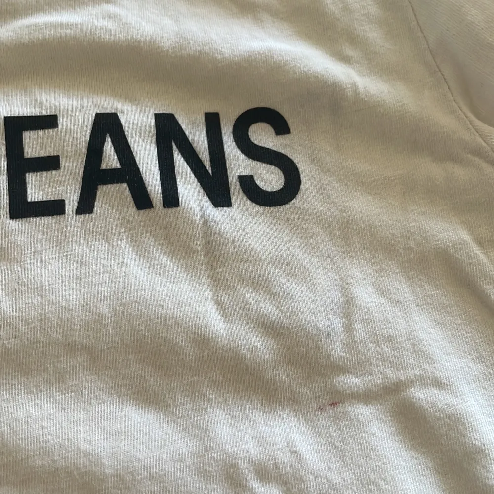 T-shirt från Calvin Klein. Litet märke men inget som stör😊. T-shirts.