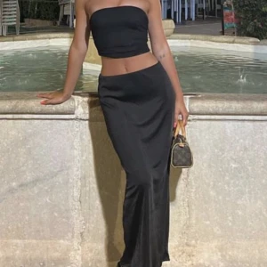 Kjol - Svart silkes kjol 