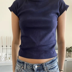 T-shirt från Zara  - Använd 1 gång, köpt för 139 och säljer för 50 kr 💞Zara storlek M, sitter bra på XS och S 