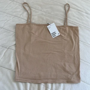 Topp - Från hm, divided 