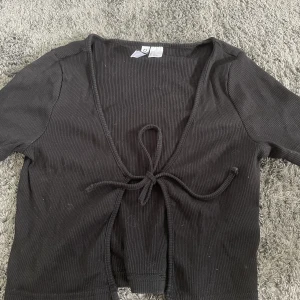 Topp/kofta - Jättefin topp/kofta från H&M aldrig använd❤️