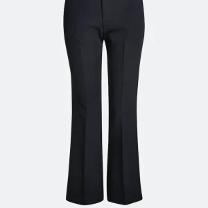 Kostymbyxor - Kostymbyxor från bikbok i storlek 36, kom privat för mer bilder på.